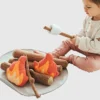 Lägereld och s’mores-leksak för småbarn