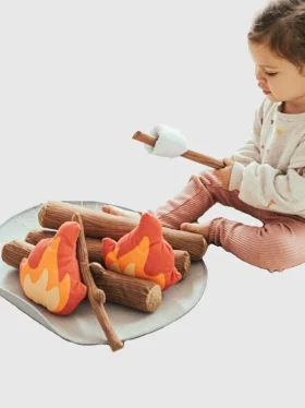 Lägereld och s’mores-leksak för småbarn