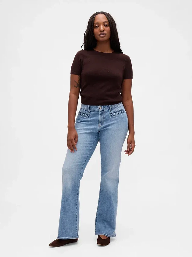 Lågmidjade, flätade fickor, långa och smala Jeans