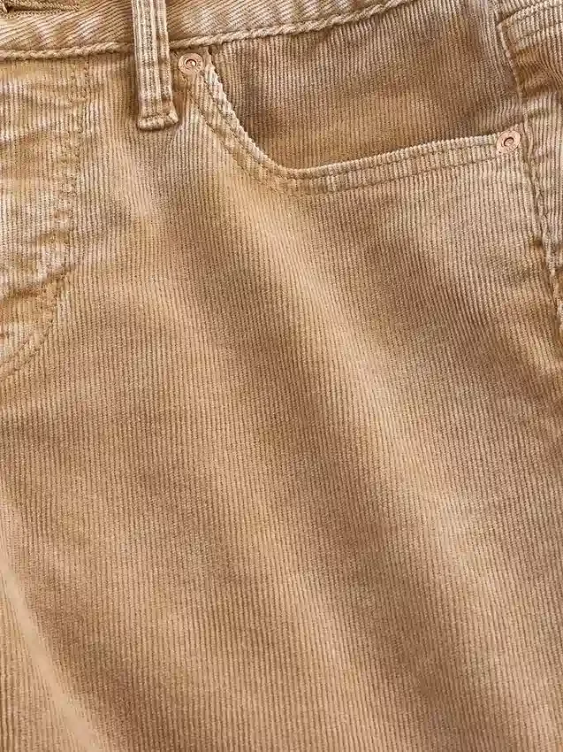 Lågmidjade långa och smala byxor i corduroy