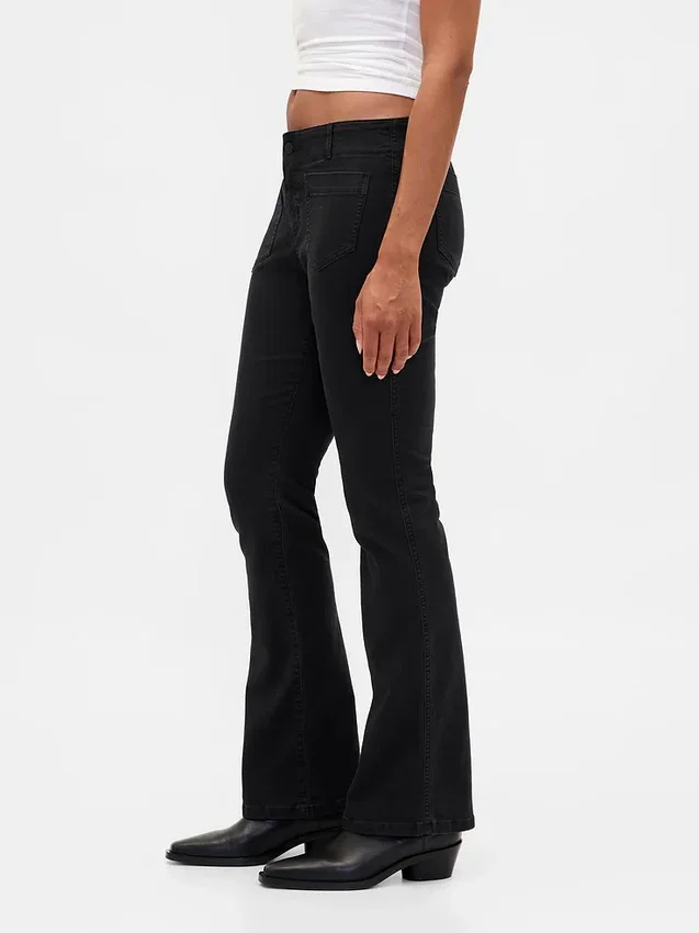Lågmidjade långa och smala byxor i twill
