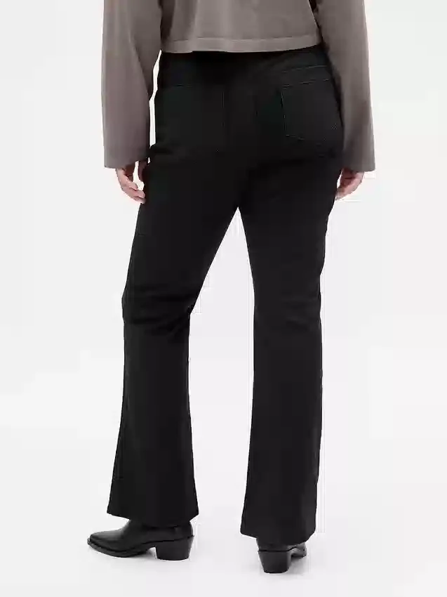 Lågmidjade långa och smala byxor i twill
