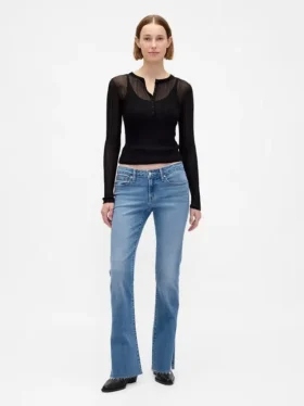 Lågmidjade, långa och smala Jeans med slits i fållen