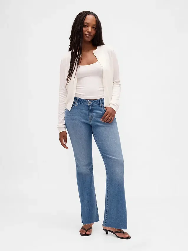 Lågmidjade, långa och smala Jeans med slits i fållen