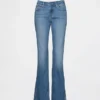 Lågmidjade, långa och smala Jeans med slits i fållen