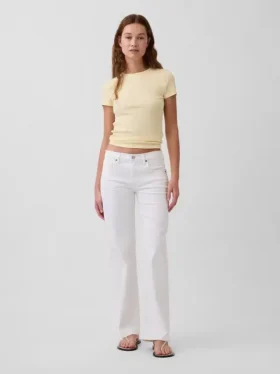 Lågmidjade, lösa jeans i 90-talsstil