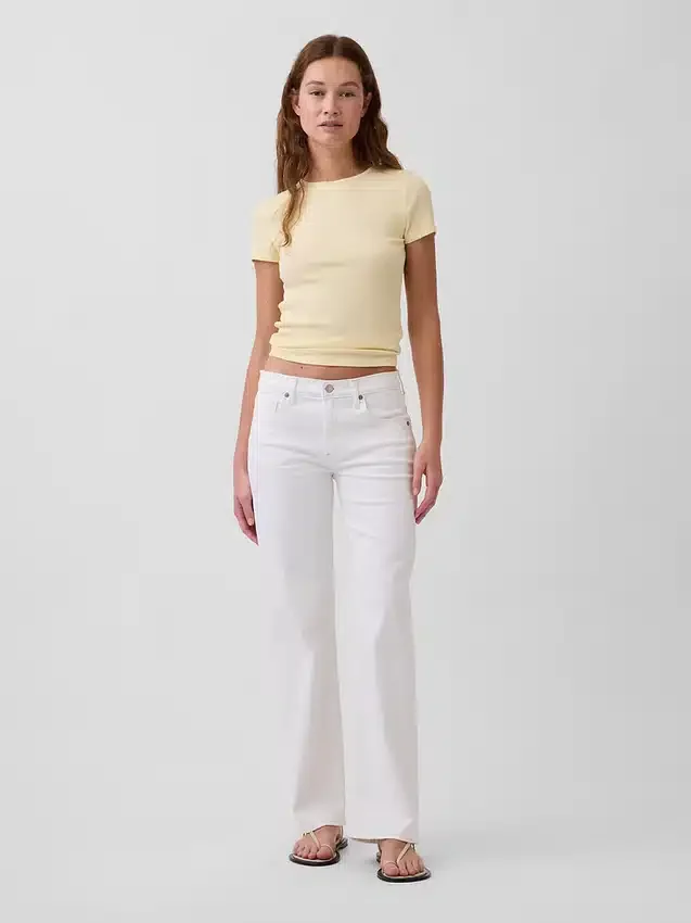 Lågmidjade, lösa jeans i 90-talsstil