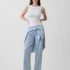Lågmidjade, lösa jeans i 90-talsstil