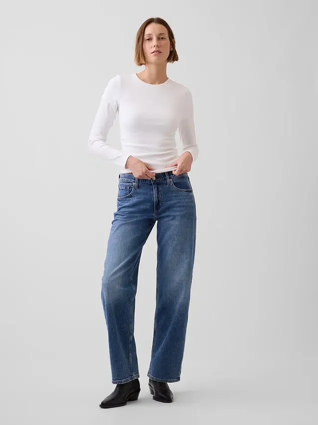 Lågmidjade, lösa jeans i 90-talsstil