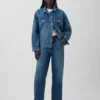 Lågmidjade, lösa jeans i 90-talsstil