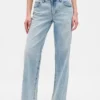 Lågmidjade, lösa jeans i 90-talsstil
