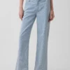 Lågmidjade, lösa jeans i 90-talsstil