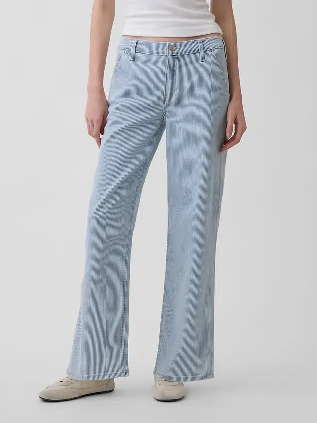 Lågmidjade, lösa jeans i 90-talsstil