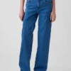 Lågmidjade, lösa jeans i 90-talsstil