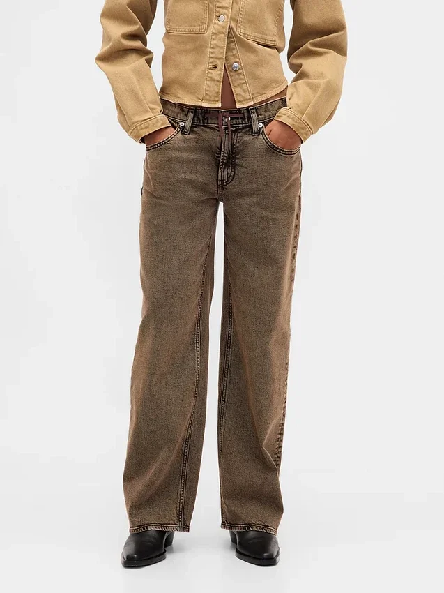 Lågmidjade, lösa jeans i 90-talsstil