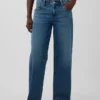Lågmidjade, lösa jeans i 90-talsstil
