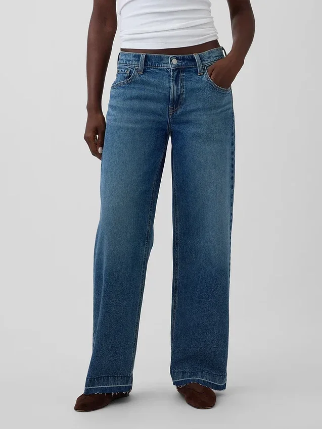 Lågmidjade, lösa jeans i 90-talsstil