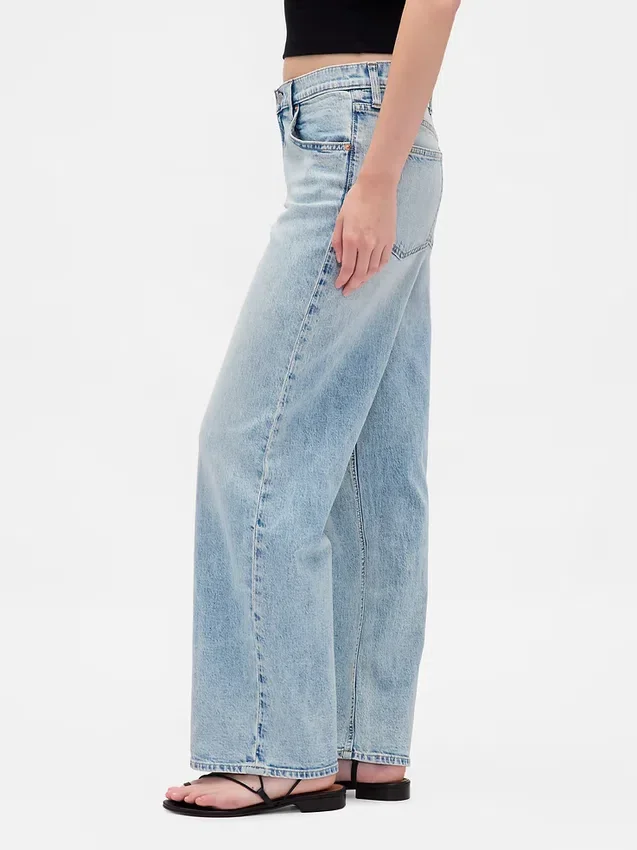 Lågmidjade, lösa jeans i 90-talsstil