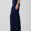 Lågmidjade, lösa jeans i 90-talsstil