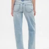 Lågmidjade, lösa jeans i 90-talsstil