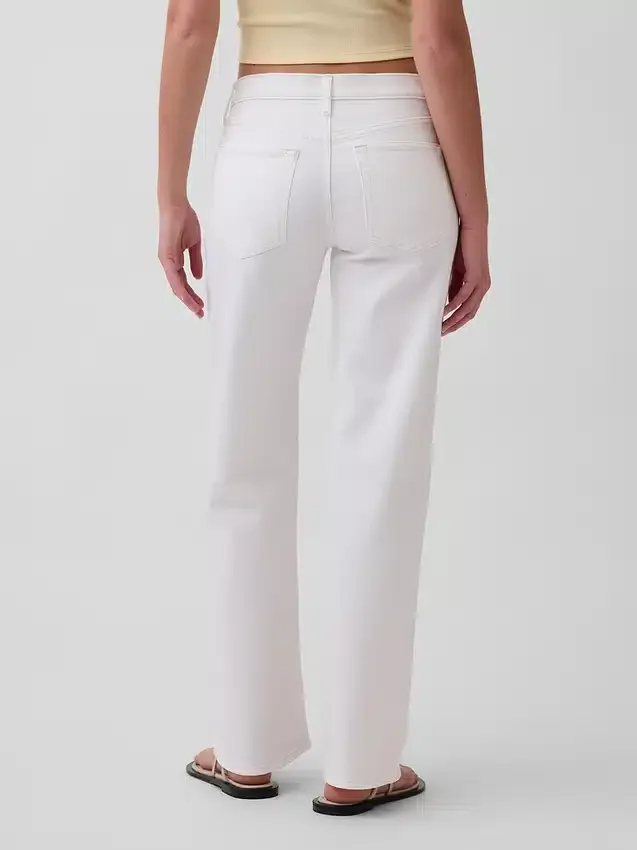 Lågmidjade, lösa jeans i 90-talsstil
