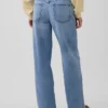 Lågmidjade, lösa jeans i 90-talsstil