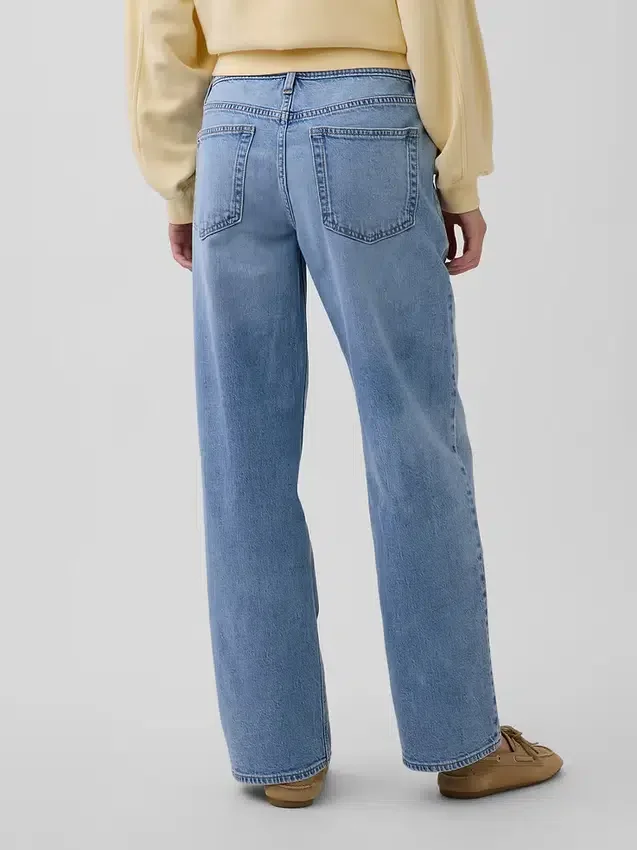 Lågmidjade, lösa jeans i 90-talsstil