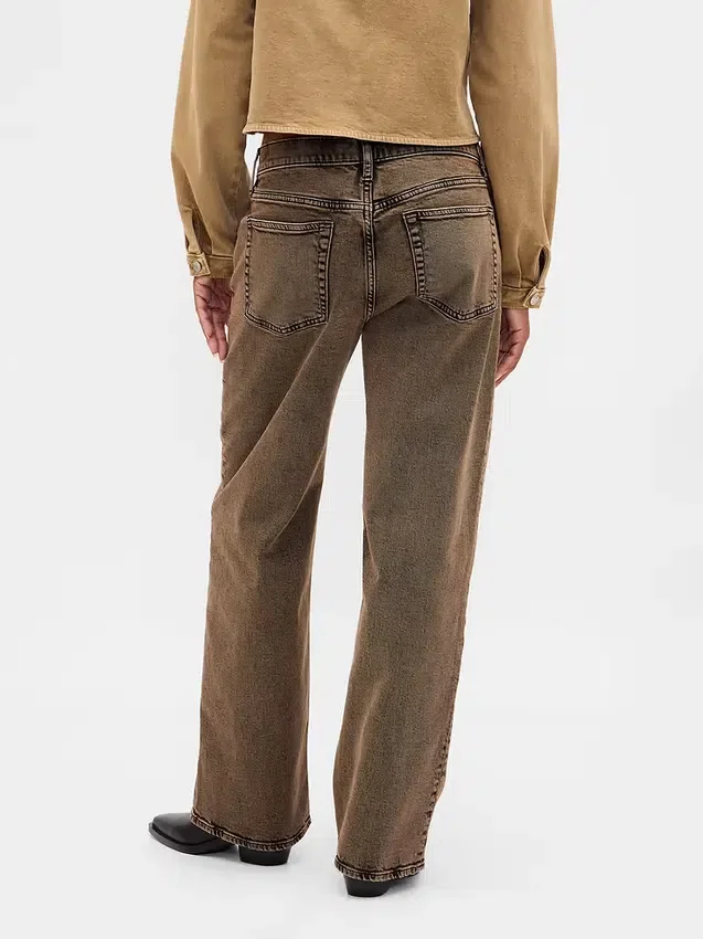 Lågmidjade, lösa jeans i 90-talsstil