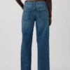 Lågmidjade, lösa jeans i 90-talsstil