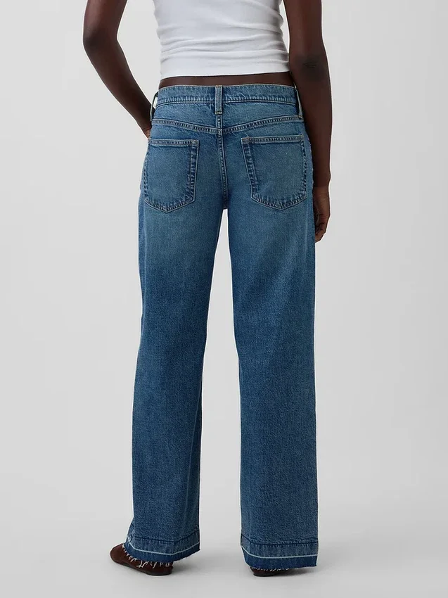 Lågmidjade, lösa jeans i 90-talsstil