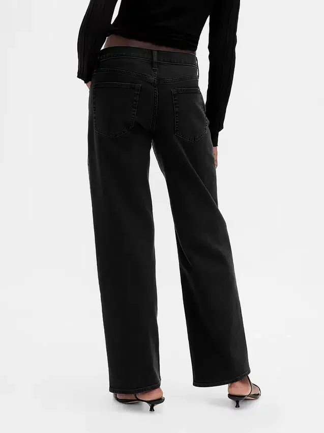 Lågmidjade, lösa jeans i 90-talsstil