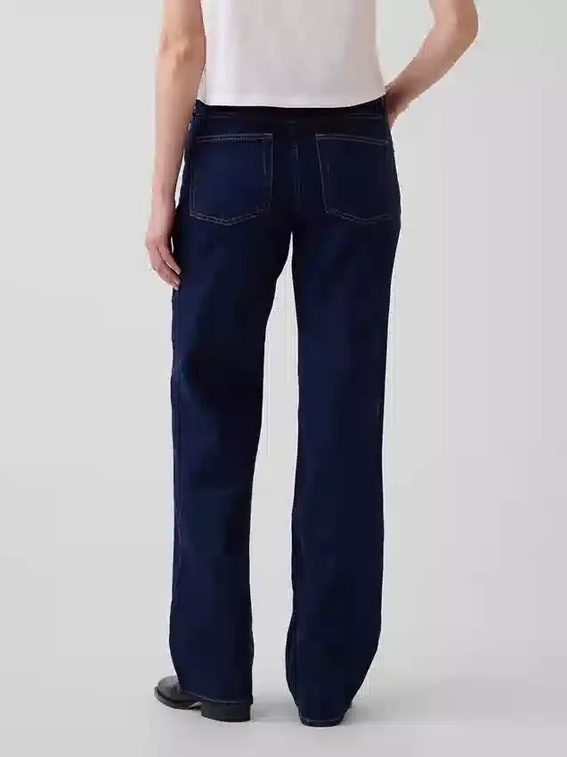 Lågmidjade, lösa jeans i 90-talsstil