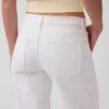 Lågmidjade, lösa jeans i 90-talsstil