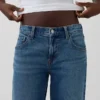 Lågmidjade, lösa jeans i 90-talsstil