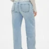 Lågmidjade, lösa jeans i 90-talsstil