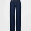 Lågmidjade, lösa jeans i 90-talsstil