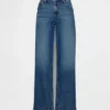 Lågmidjade, lösa jeans i 90-talsstil