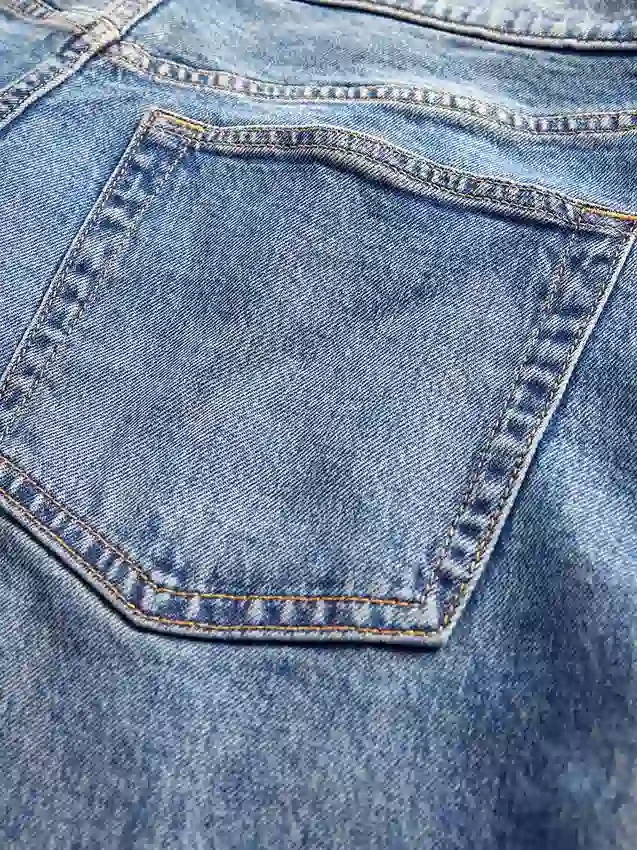 Lågmidjade, lösa jeans i 90-talsstil