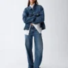 Lågmidjade, lösa jeans i 90-talsstil