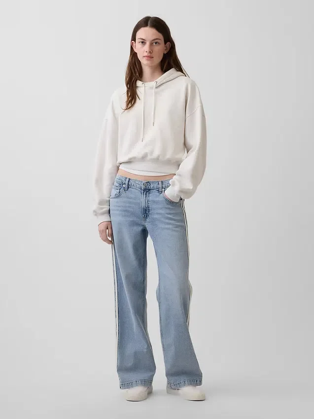 Lågmidjade, lösa jeans med sidostriper i 90-talsstil