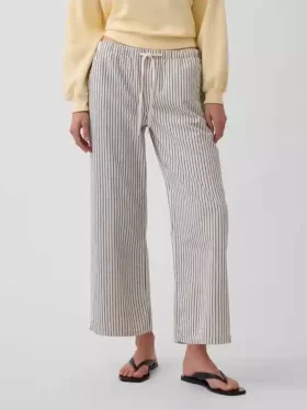 Lågmidjade, lösa, korta jeans i 90-talsstil med ränder