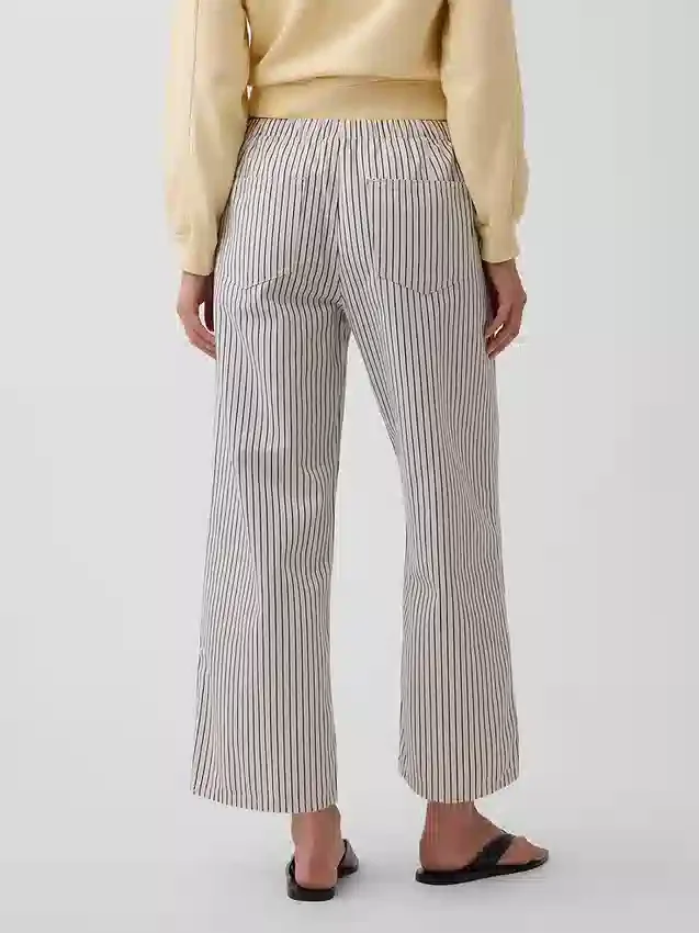 Lågmidjade, lösa, korta jeans i 90-talsstil med ränder