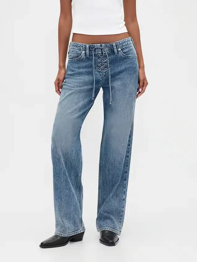 Lågmidjade, snörda, lösa jeans i 90-talsstil