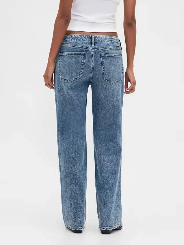 Lågmidjade, snörda, lösa jeans i 90-talsstil