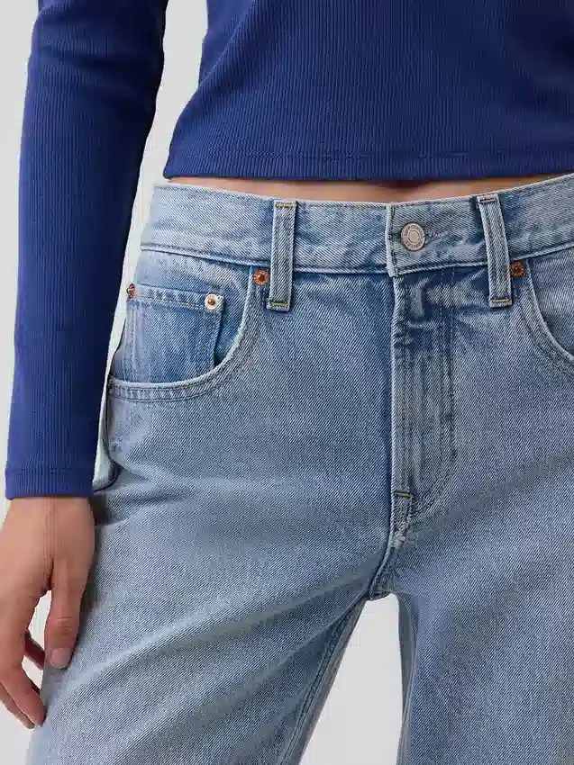 Lågt sittande, avslappnade cropped-Jeans