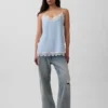 Linneblandad camisole med spetskant