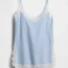 Linneblandad camisole med spetskant