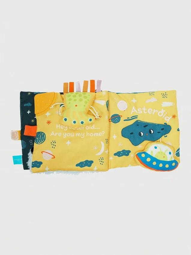 Little Rocket Finds Home – mjuk aktivitetsbok med knastrande sidor