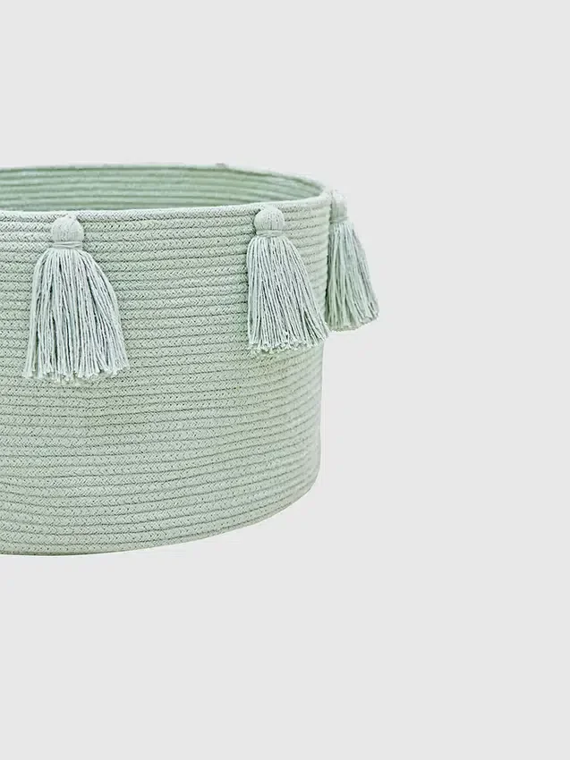 Lorena Canals korg med nya tofsar i Blue Sage