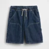 Lösa, bekväma denimshorts i 90-talsstil för barn